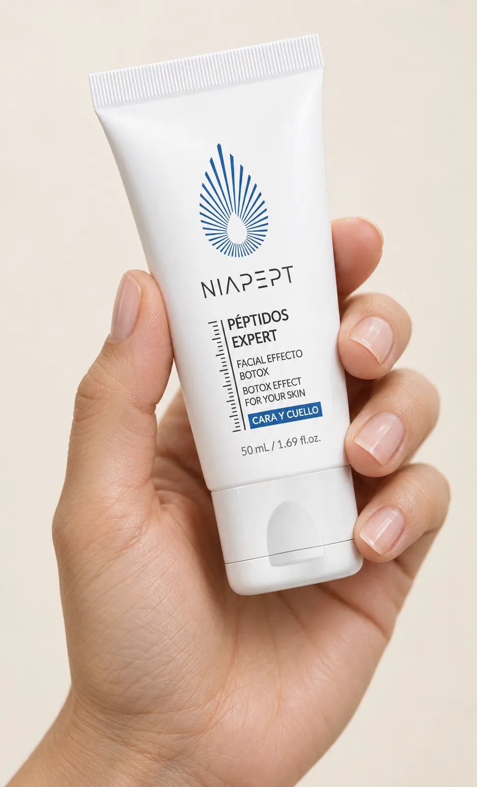 Niapept — the package held in a hand